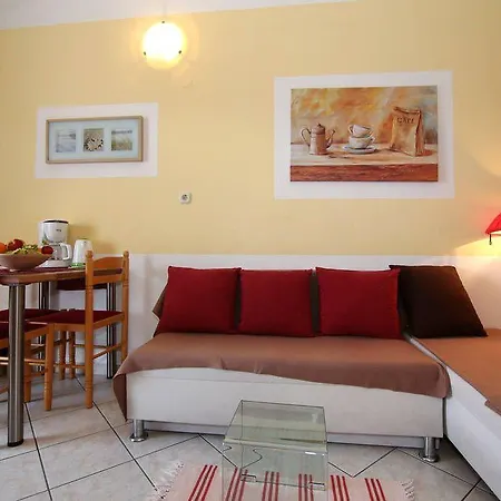 アパート Mediteran Tice